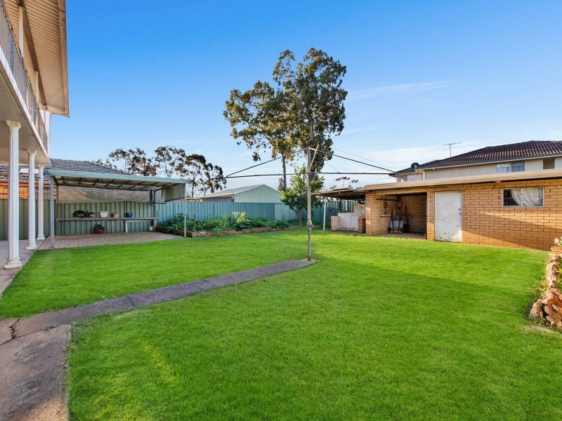 52 Warrimoo Drive, Quakers Hill NSW 2763