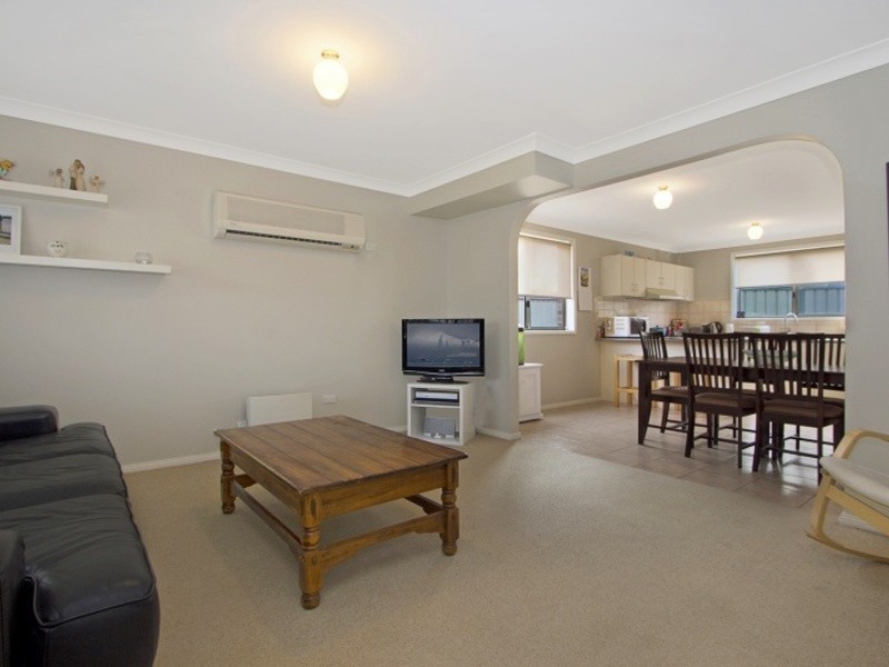 2/28 Reycroft Ave, Quakers Hill NSW 2763