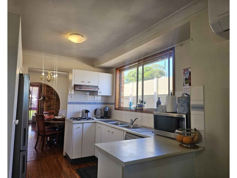 8 Sherridon Crescent, Quakers Hill NSW 2763