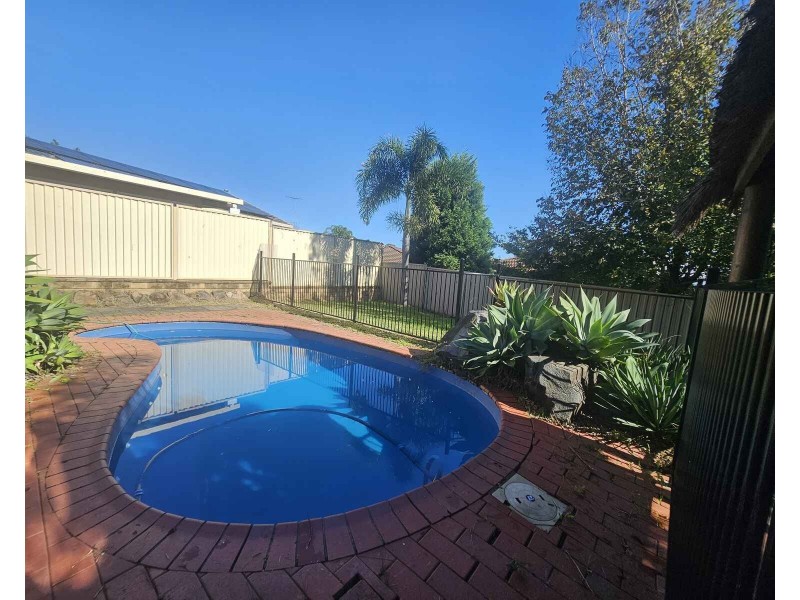 8 Sherridon Crescent, Quakers Hill NSW 2763