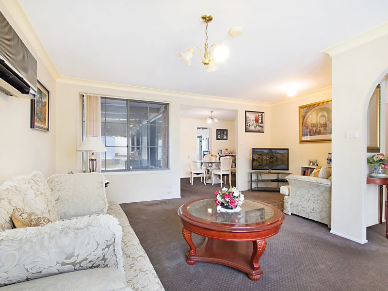 34 Goddard Crescent, Quakers Hill NSW 2763