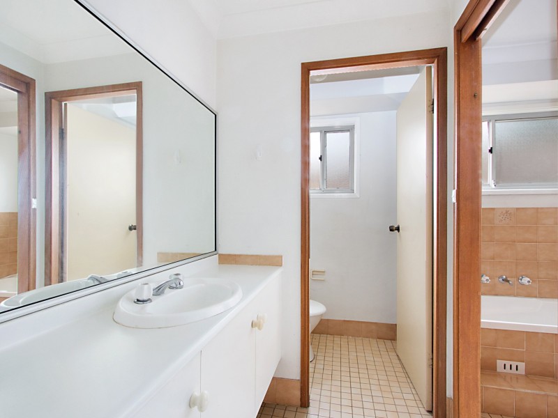 34 Goddard Crescent, Quakers Hill NSW 2763