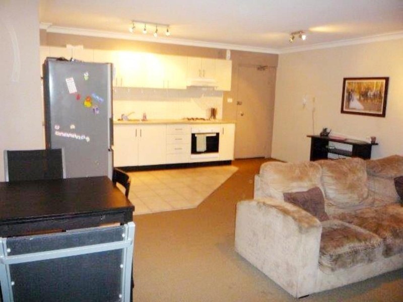 38/8-10 Fourth Ave, Blacktown NSW 2148