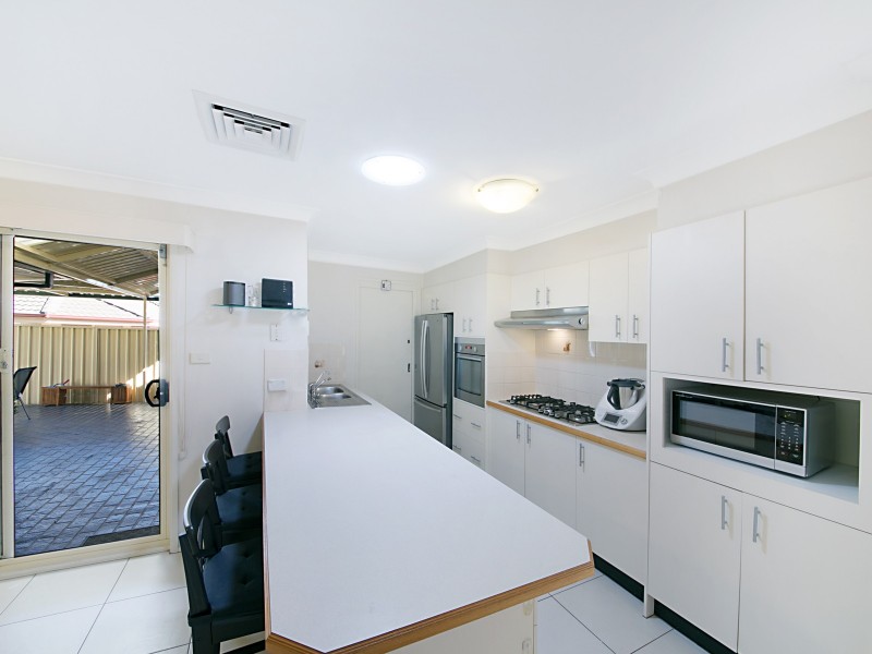 34 Pagoda Cres, Quakers Hill NSW 2763