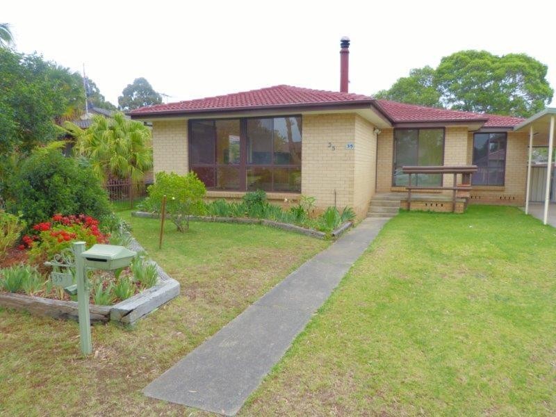 35 Falmouth Road, Quakers Hill NSW 2763