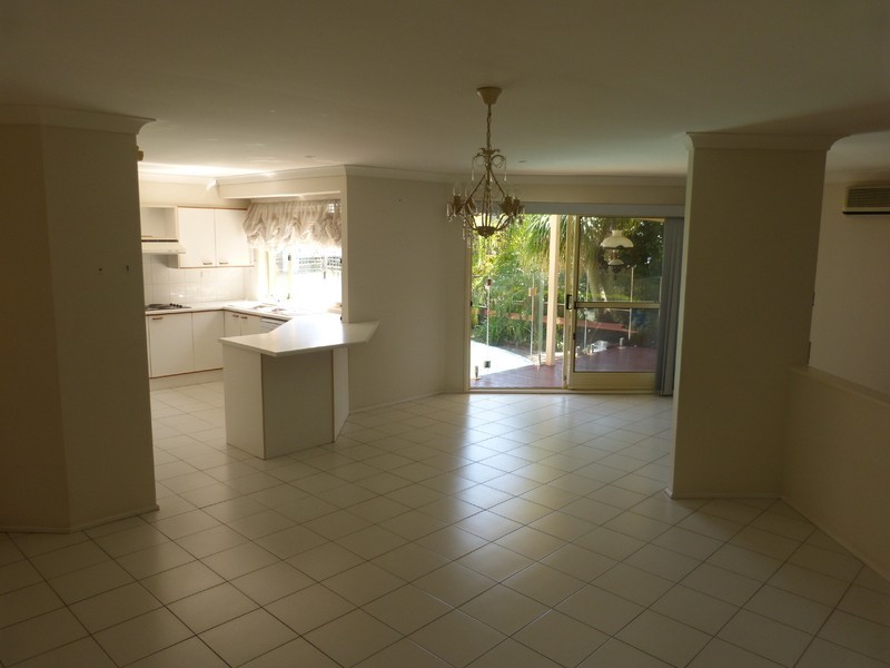 102 Wilson Road, Quakers Hill NSW 2763