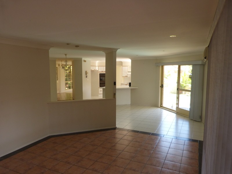 102 Wilson Road, Quakers Hill NSW 2763