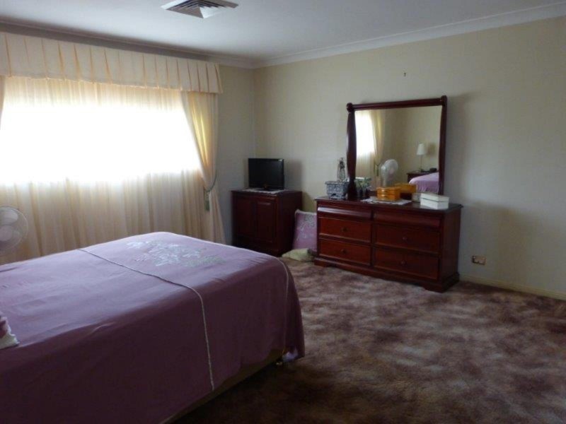 12 Gwydir Avenue, Quakers Hill NSW 2763