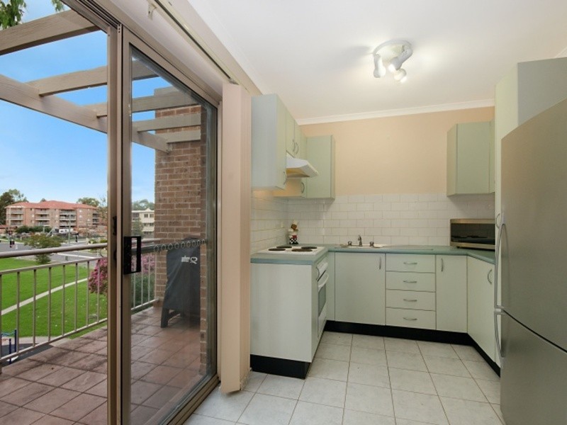 26/25-27 Fourth Avenue, Blacktown NSW 2148