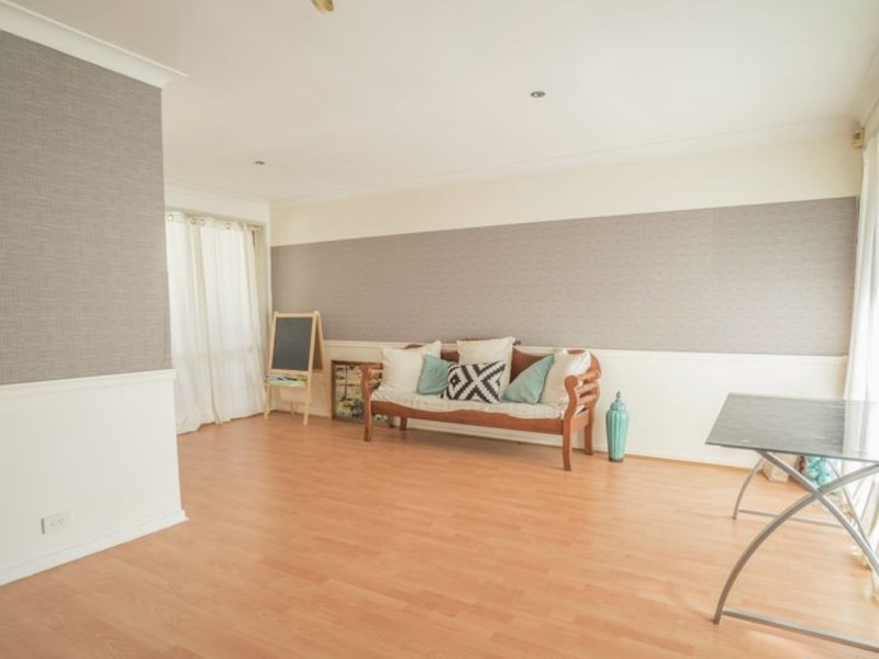 11 Toomey Crescent, Quakers Hill NSW 2763