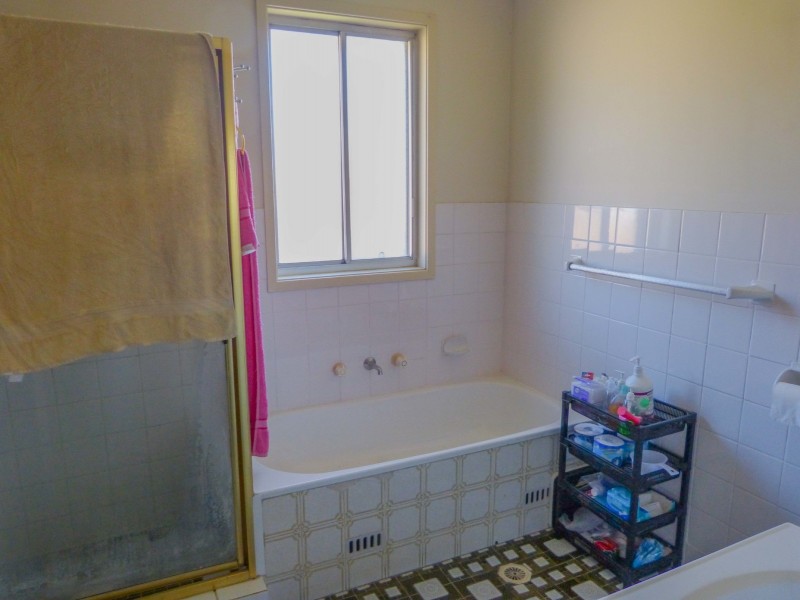 34 Chaplin Crescent, Quakers Hill NSW 2763