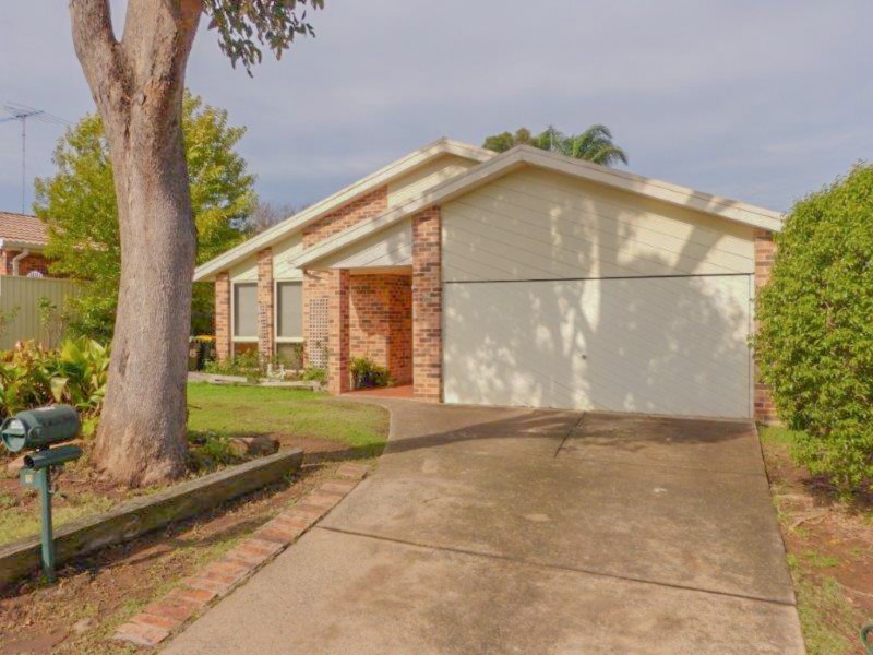 15 Milburn Street, Quakers Hill NSW 2763