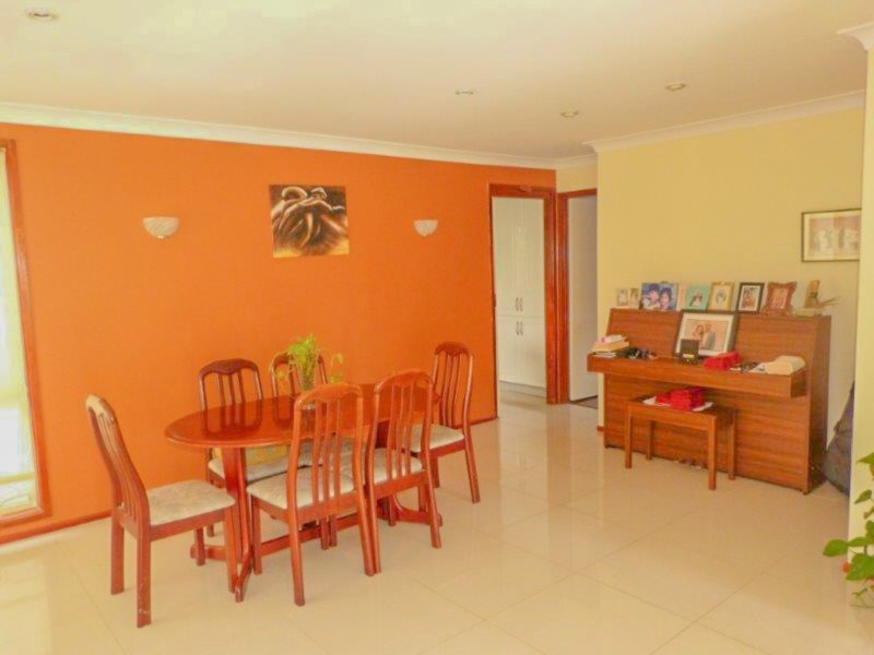 15 Milburn Street, Quakers Hill NSW 2763