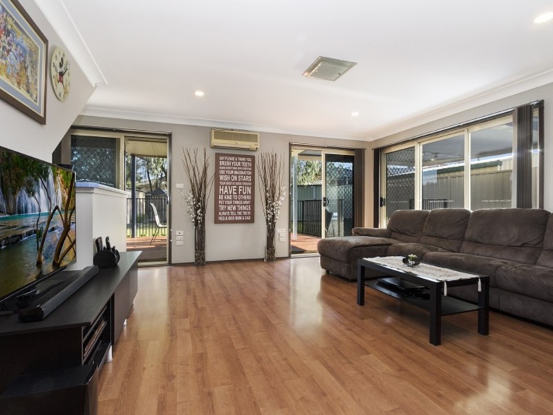 3 Lindfield Place, Dean Park NSW 2761