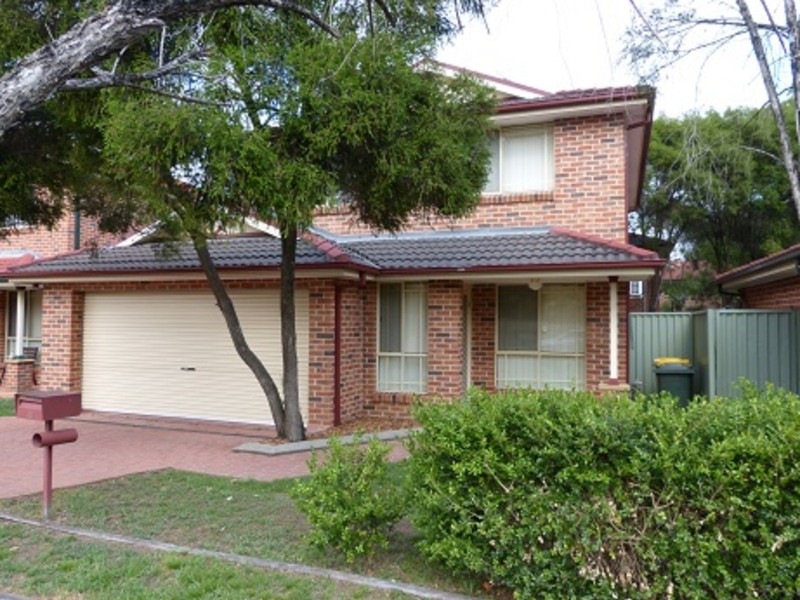 12 Hillcrest Road, Quakers Hill NSW 2763
