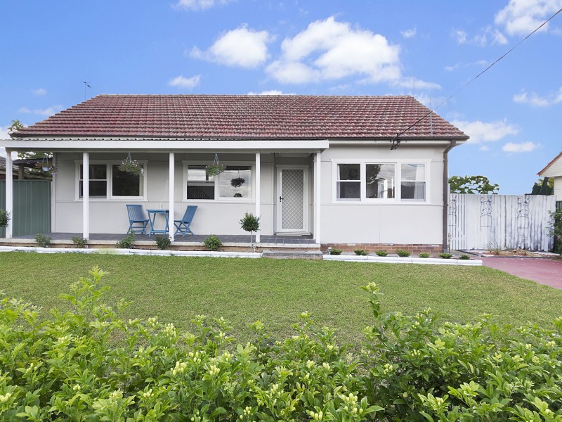 35 Leslie St, Blacktown NSW 2148