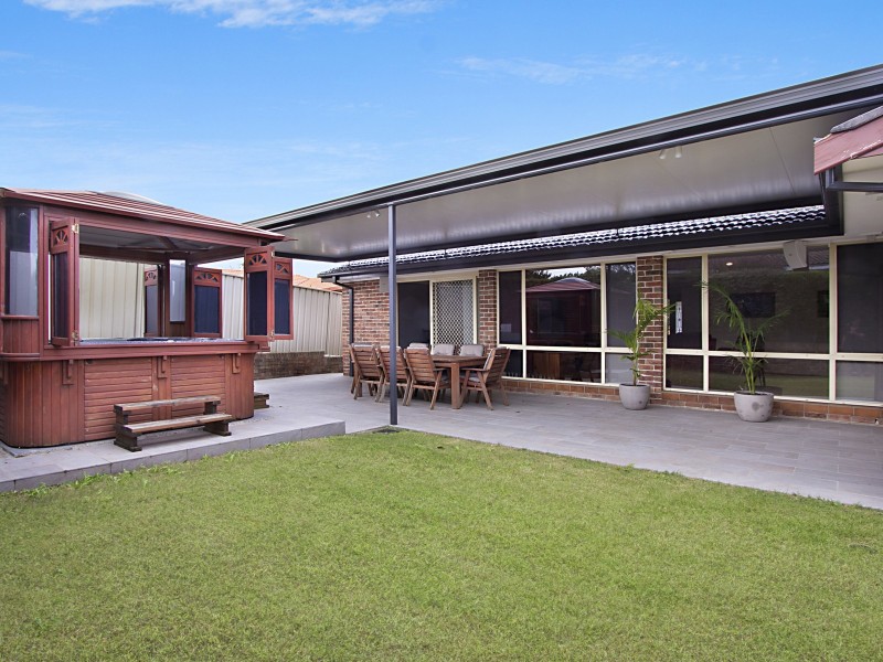 37  Gracelands Drive, Quakers Hill NSW 2763