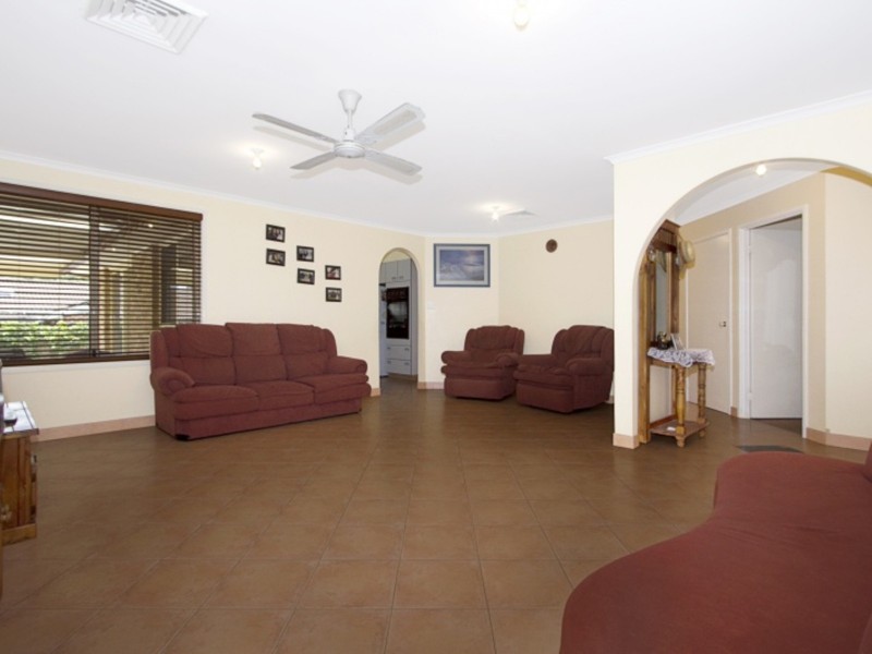 2 Maidos Place, Quakers Hill NSW 2763