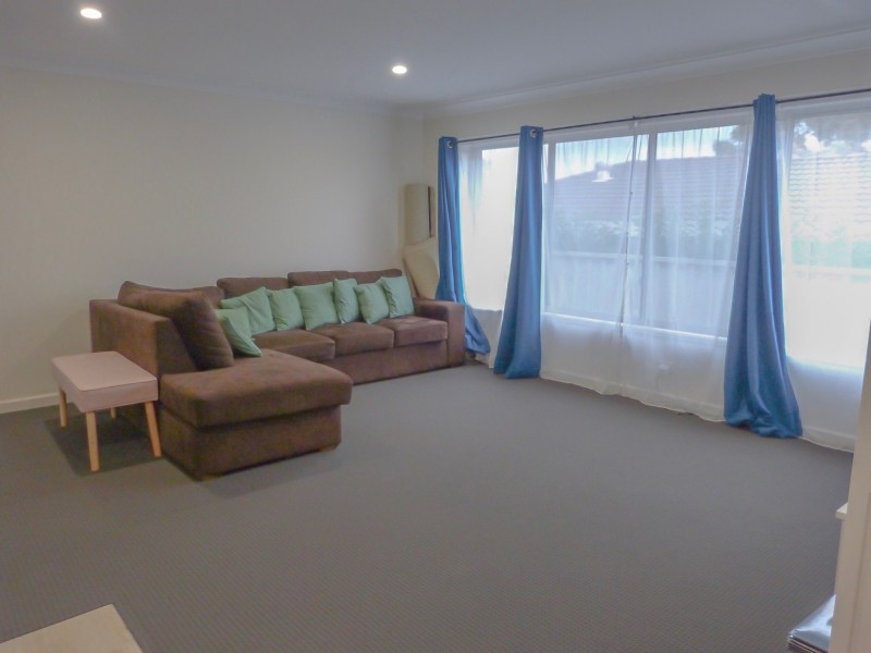 8 Calandra Avenue, Quakers Hill NSW 2763