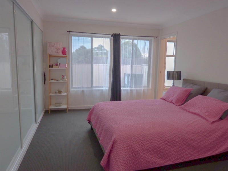 8 Calandra Avenue, Quakers Hill NSW 2763