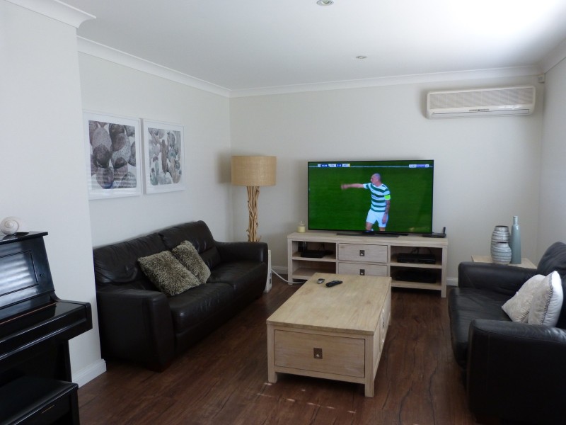 8 Zerafa Place, Quakers Hill NSW 2763