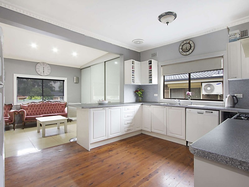 51 Alford Street, Quakers Hill NSW 2763