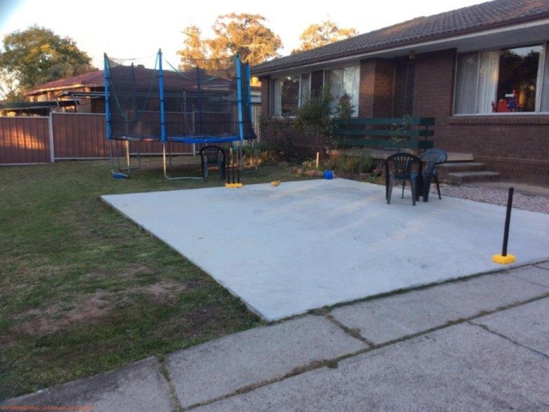 42 Elwood Crescent, Quakers Hill NSW 2763