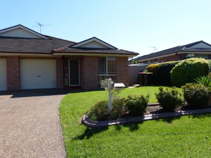 2/34 Olwen Place, Quakers Hill NSW 2763