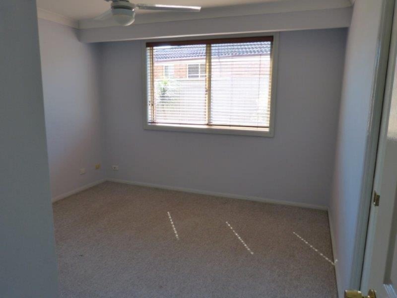 2/34 Olwen Place, Quakers Hill NSW 2763