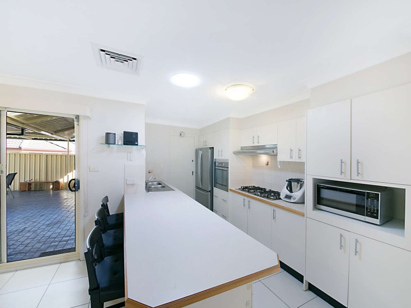 34 Pagoda Cres, Quakers Hill NSW 2763