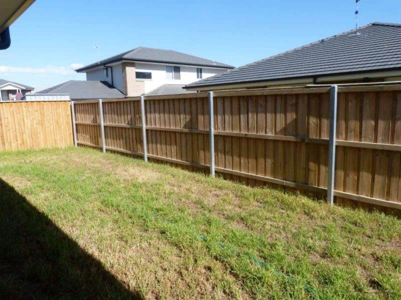 6 Strathedon Avenue, Colebee NSW 2761