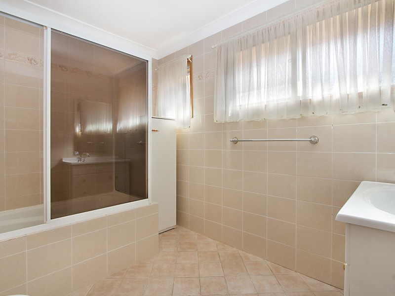 28 Bombala Crescent, Quakers Hill NSW 2763