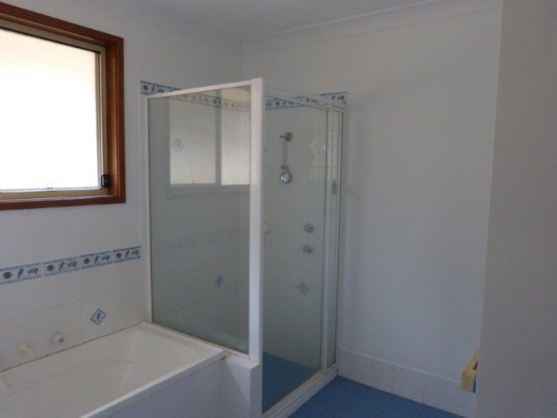 77 Manorhouse Blvd, Quakers Hill NSW 2763