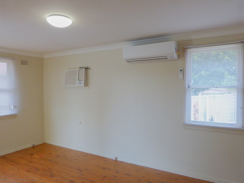 6 Lang Crescent, Blackett NSW 2770