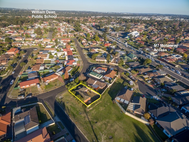 15  Doolan Street, Dean Park NSW 2761