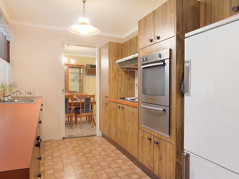 18 Cowper Circle, Quakers Hill NSW 2763