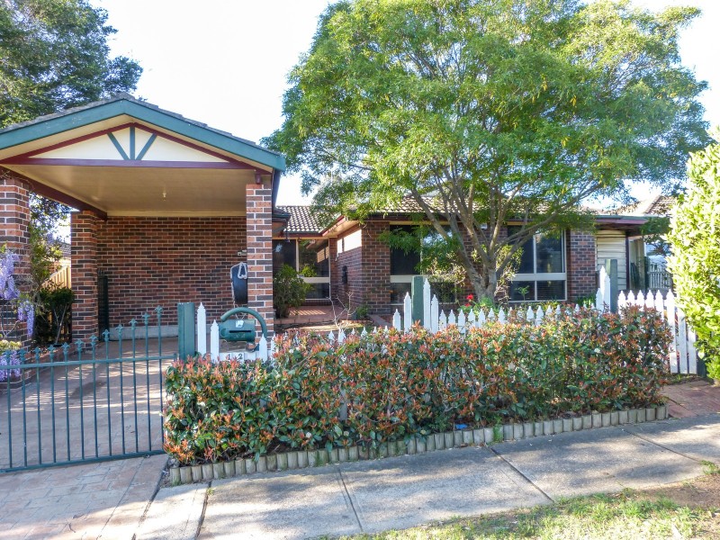 12 Milburn Street, Quakers Hill NSW 2763