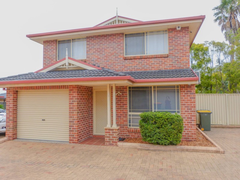 4/213 Quakers Road, Quakers Hill NSW 2763
