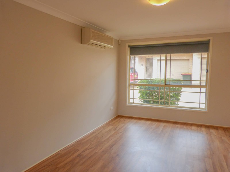 4/213 Quakers Road, Quakers Hill NSW 2763