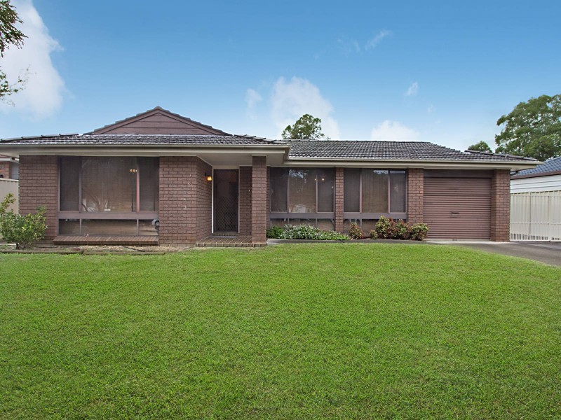 18 Cowper Circle, Quakers Hill NSW 2763