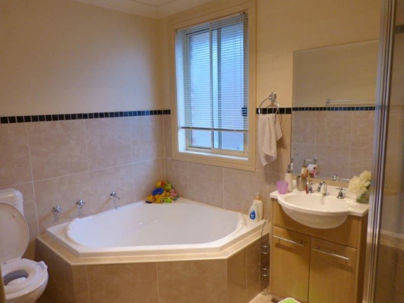 31 Bonaccordo Road, Quakers Hill NSW 2763