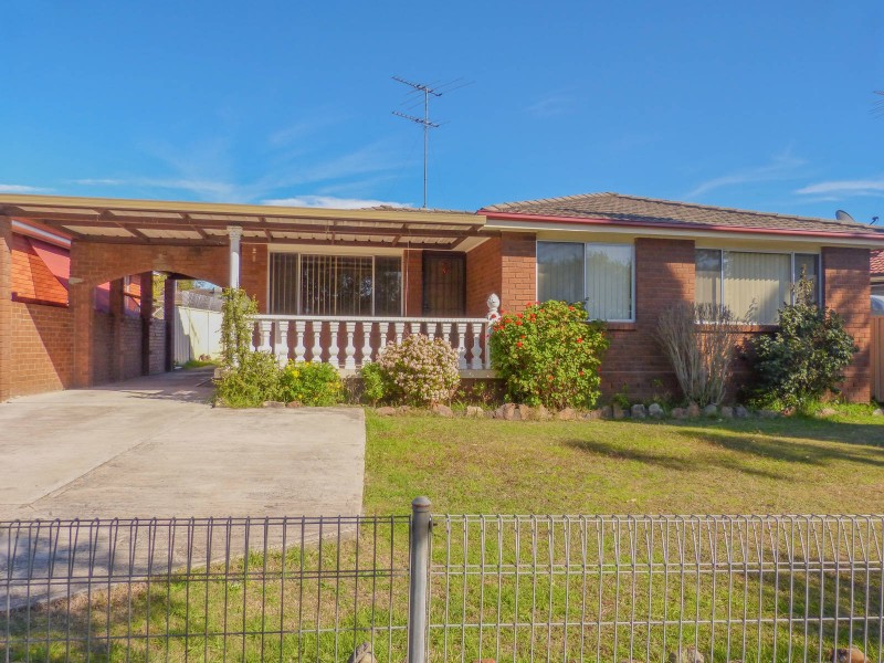 34 Chaplin Crescent, Quakers Hill NSW 2763