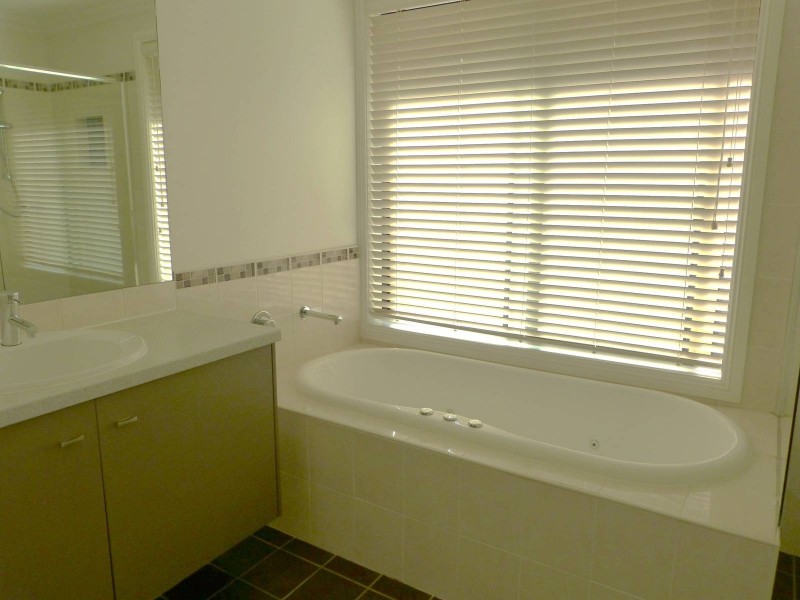 14 Tanzanite Street, Quakers Hill NSW 2763