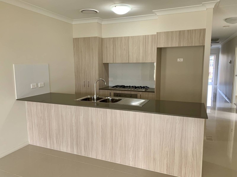 4 Slate Road, Box Hill NSW 2765