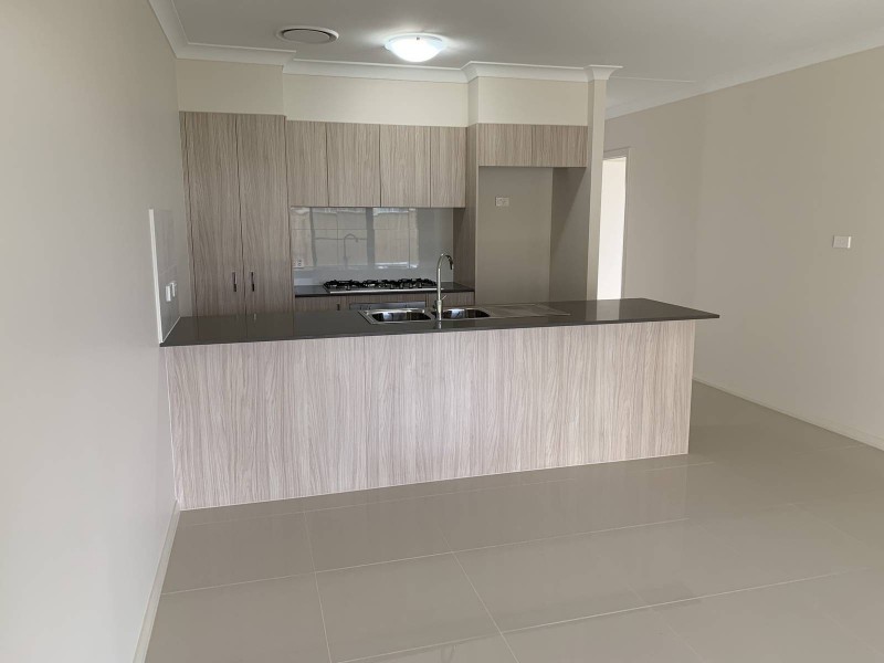 4 Slate Road, Box Hill NSW 2765