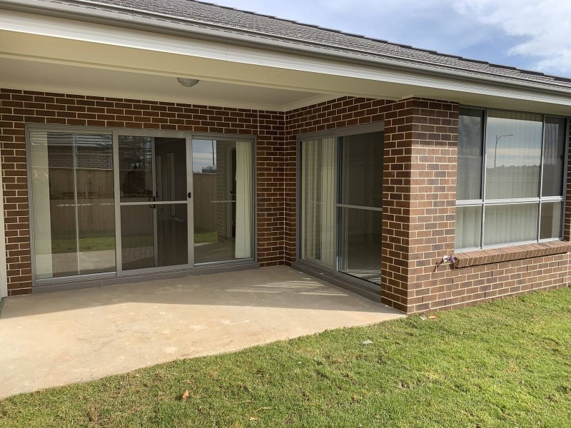 4 Slate Road, Box Hill NSW 2765