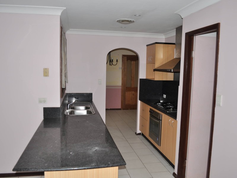 18 Acuba Grove, Quakers Hill NSW 2763