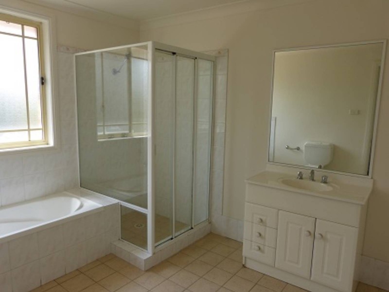 12 Hillcrest Road, Quakers Hill NSW 2763