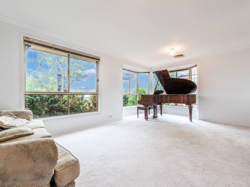 25 Peppertree Grove, Quakers Hill NSW 2763