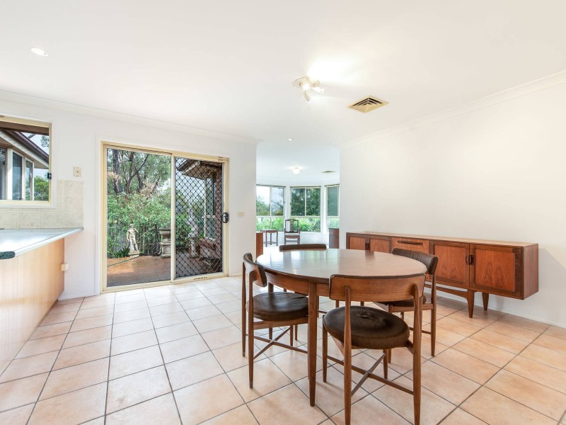 25 Peppertree Grove, Quakers Hill NSW 2763